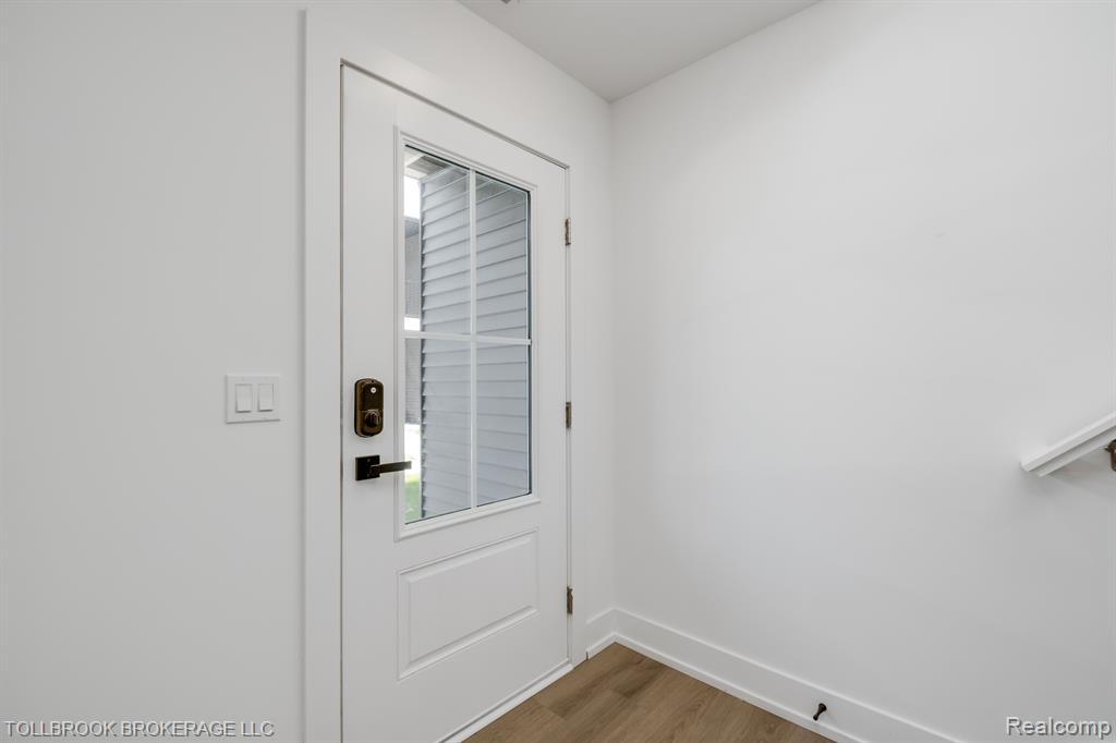 317 E. Irving, Madison Heights, MI 48084 — Photo 4
