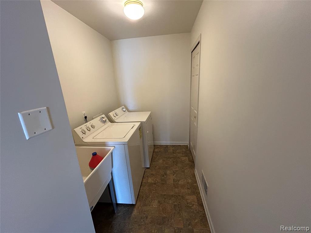 51652 Hale Lane, New Baltimore, MI — Photo 11
