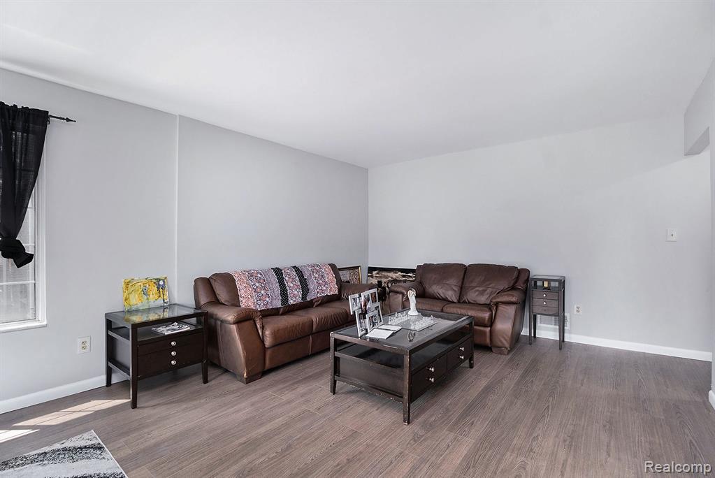 654 E FOX HILLS Drive, Bloomfield Hills, MI 48304 — Photo 6