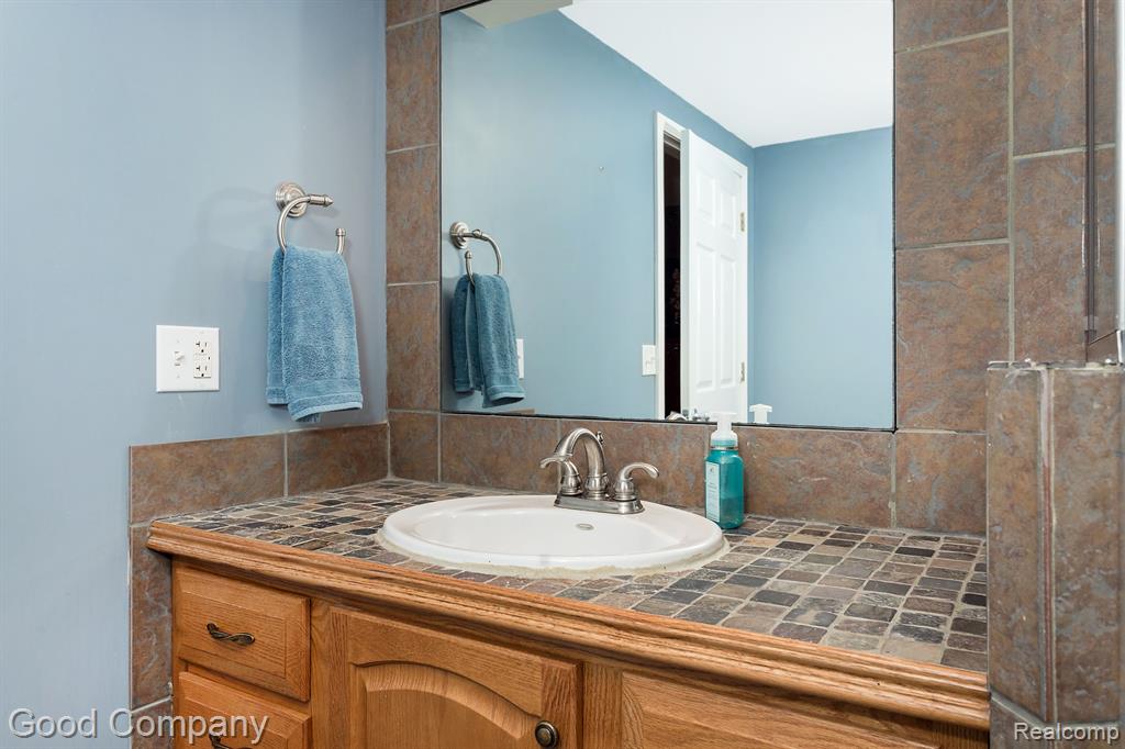 883 VANDERPOOL Drive, Troy, MI 48083 — Photo 43