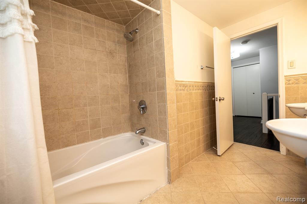 6825 ALDERLEY Way, West Bloomfield, MI — Photo 43