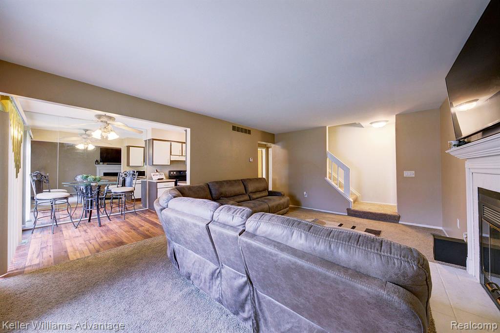 1612 WIMBLEDON Drive, Walled Lake, MI 48390 — Photo 5