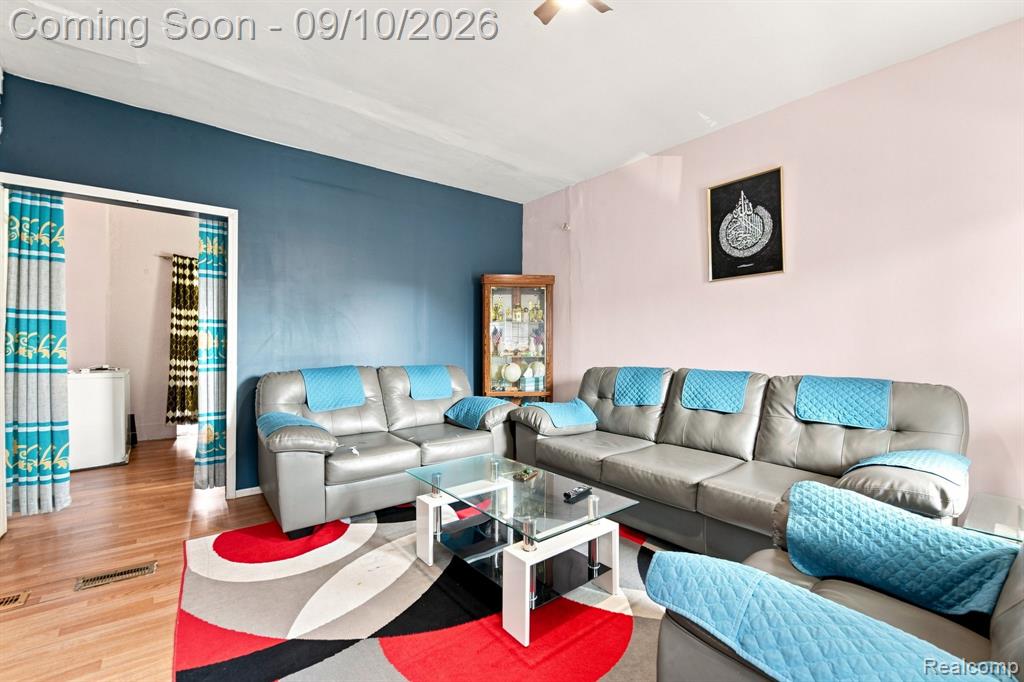 Photo 4