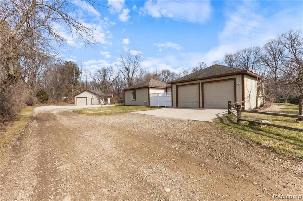 572 CASEMER Road, Lake Orion, MI — Photo 13