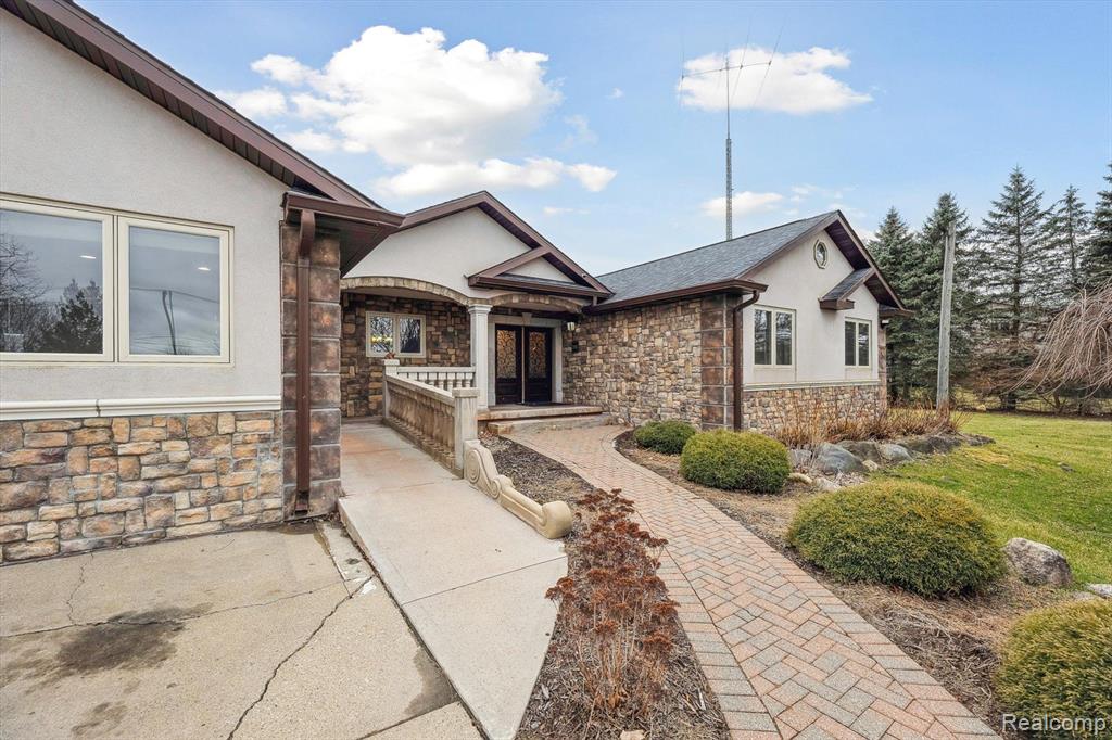 56565 10 MILE Road, South Lyon, MI 48178 — Photo 5