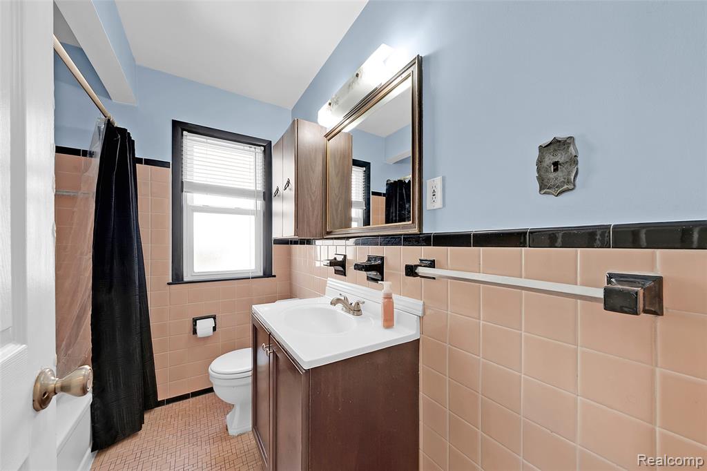 8272 Coolidge, Center Line, MI 48015 — Photo 17
