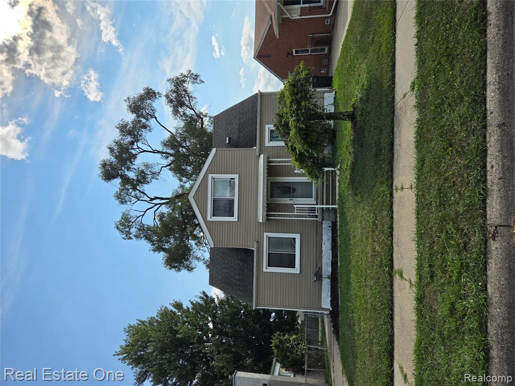23140 Socia Street, Saint Clair Shores, MI 48082