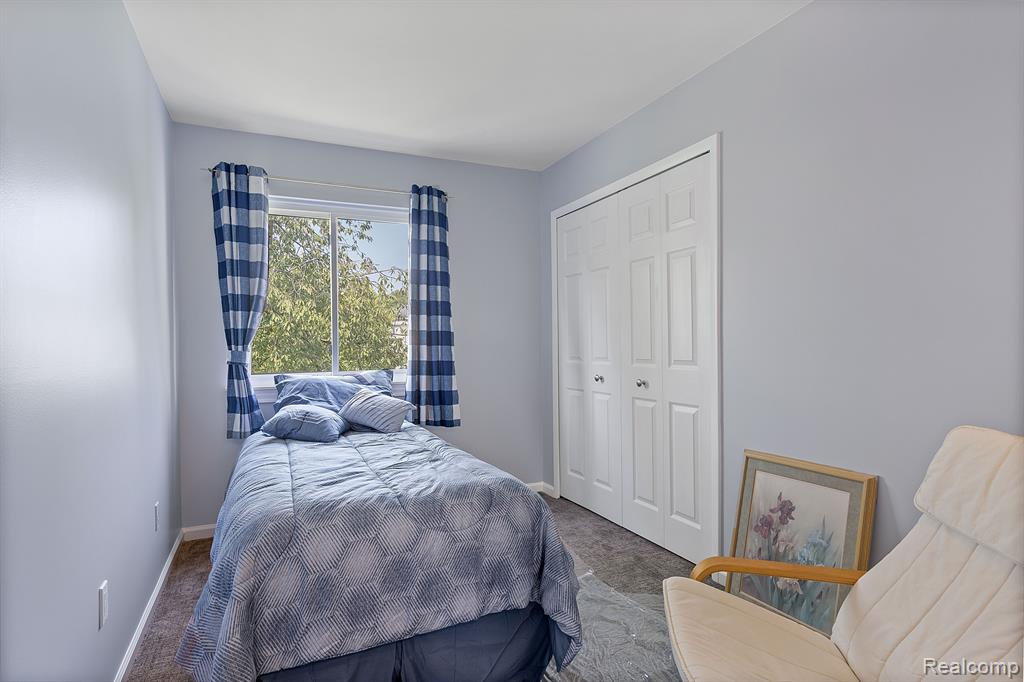 8387 LAKEVIEW Court, Ypsilanti, MI 48198 — Photo 17