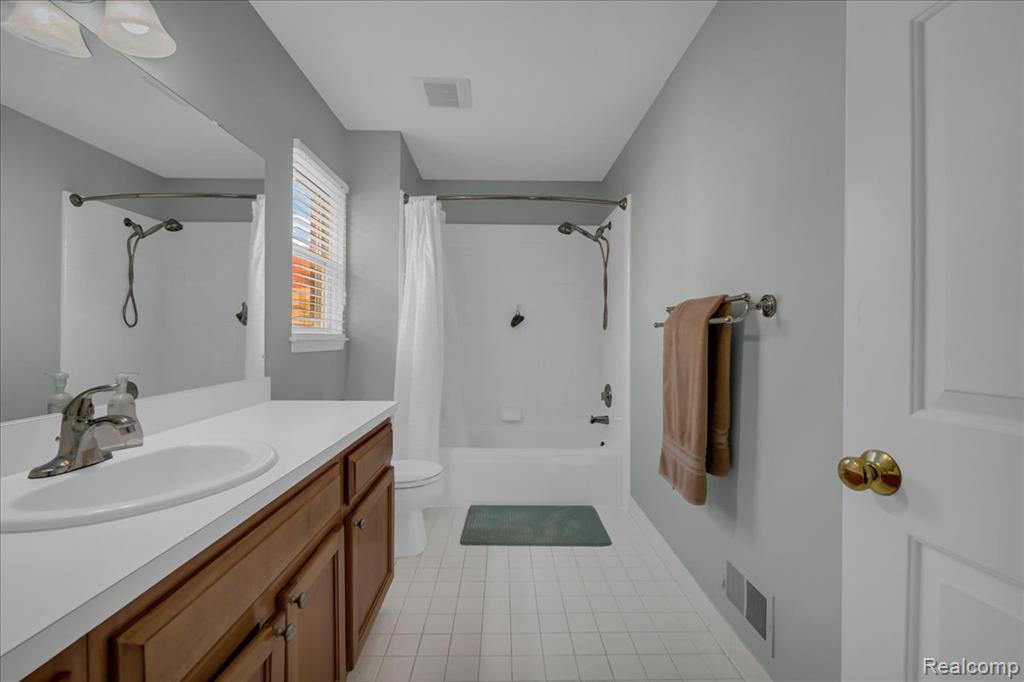 8159 Pickering Place, Westland, MI — Photo 29