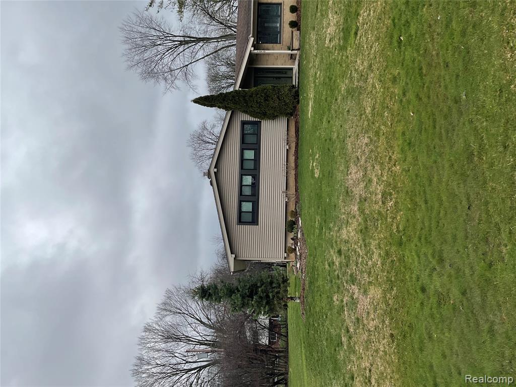 7070 Riverstone Road, West Bloomfield, MI — Photo 34