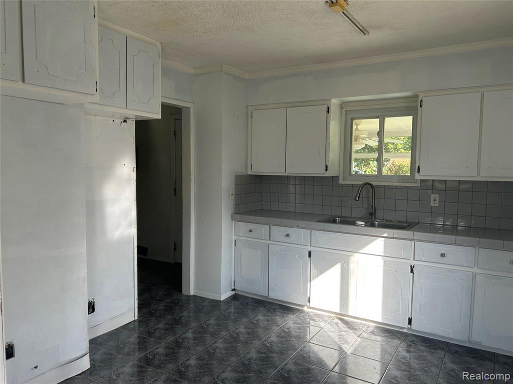46210 Schimmel Avenue, Shelby Twp, MI 48317 — Photo 5