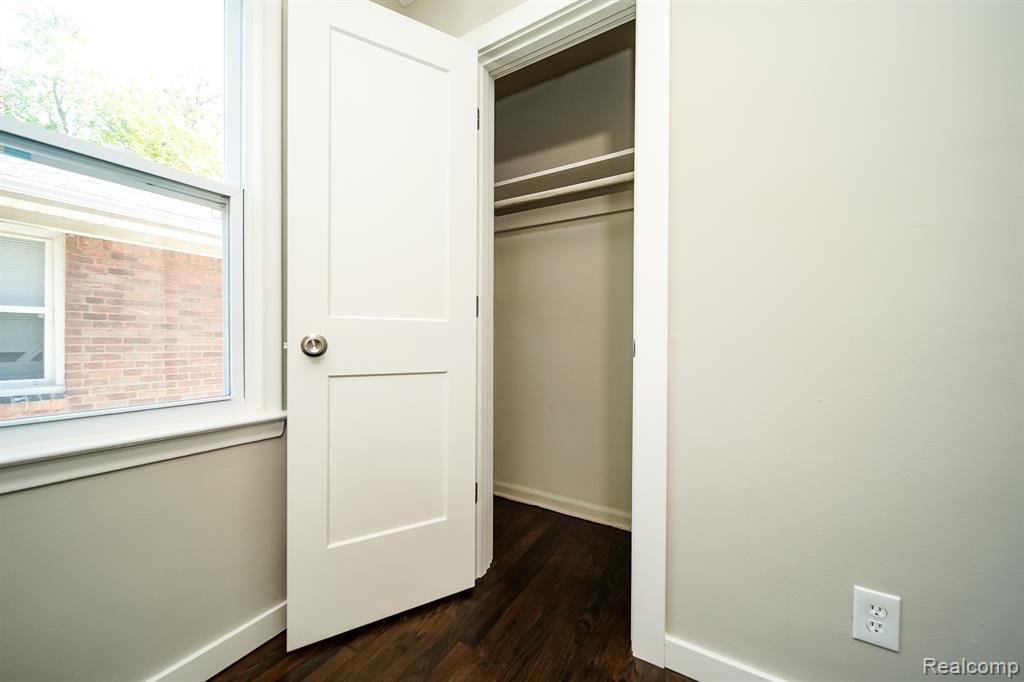 23610 Morton Street, Oak Park, MI 48237 — Photo 33