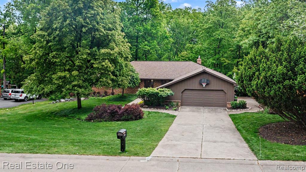 4757 Hardwoods Drive, West Bloomfield, MI 48323 — front exterior