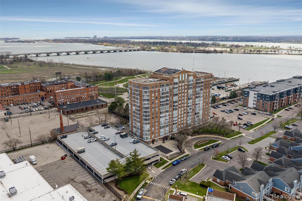 250 E Harbortown Drive, Detroit, MI 48207 — Photo 24
