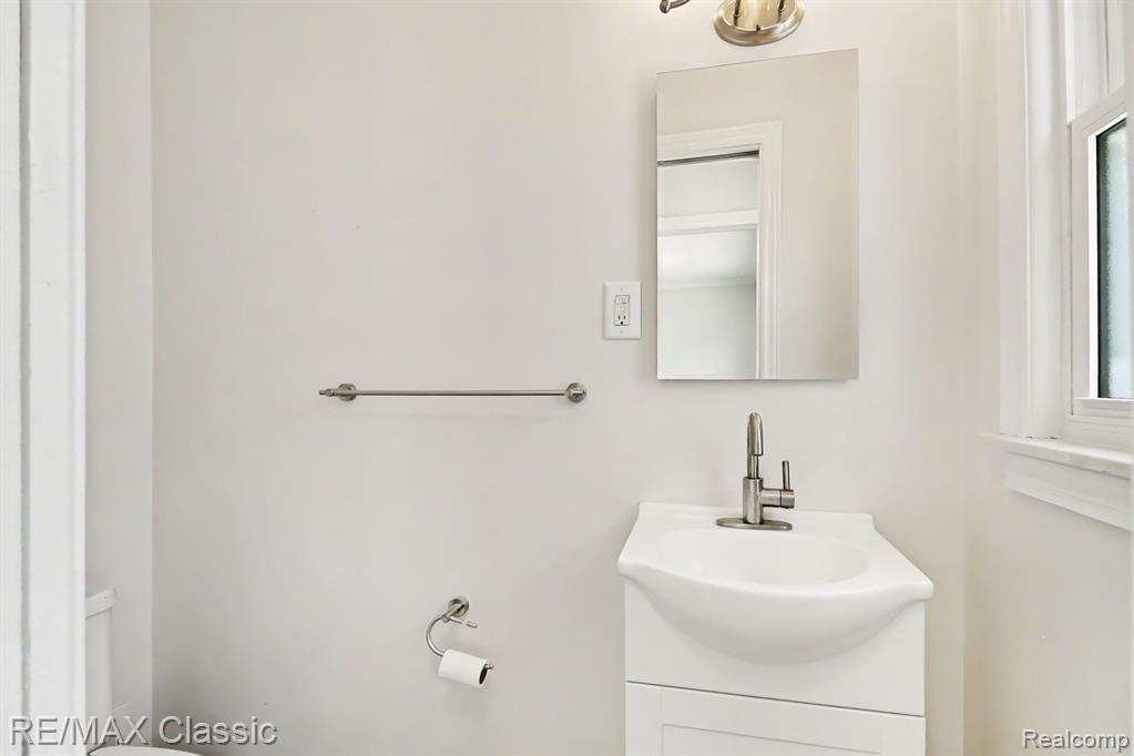 28691 Hales Street, Madison Heights, MI 48071 — Photo 18