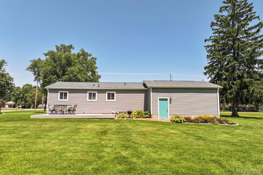 8406 E LIPPINCOTT Boulevard, Davison, MI 48423 — Photo 11
