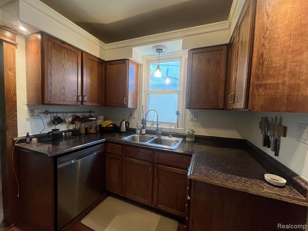 577 Laprairie Street, Ferndale, MI 48220 — Photo 5