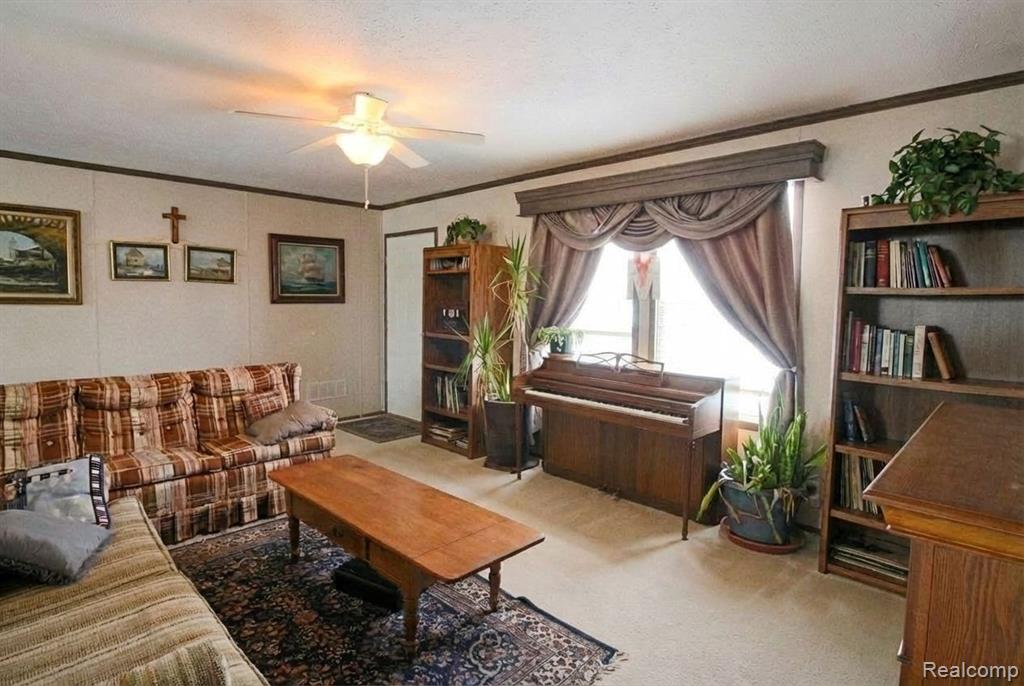 25843 Loudon, Brownstown, MI 48134 — Photo 4