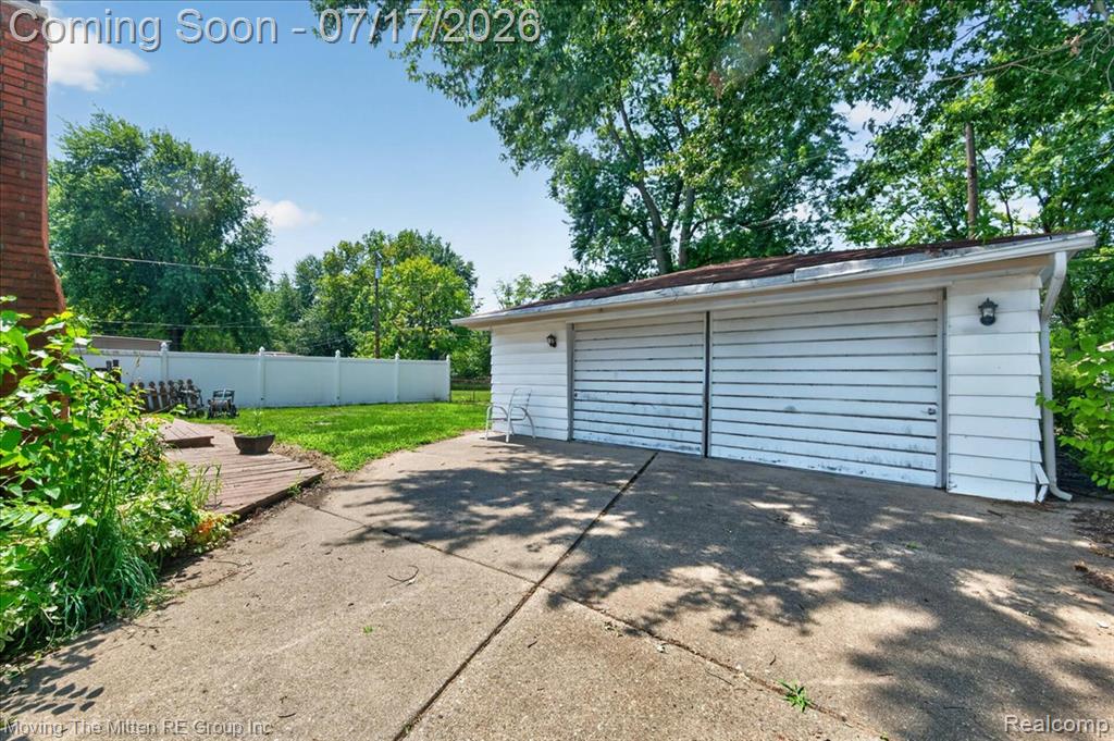 648 S Dowling Street, Westland, MI 48186 — Photo 36
