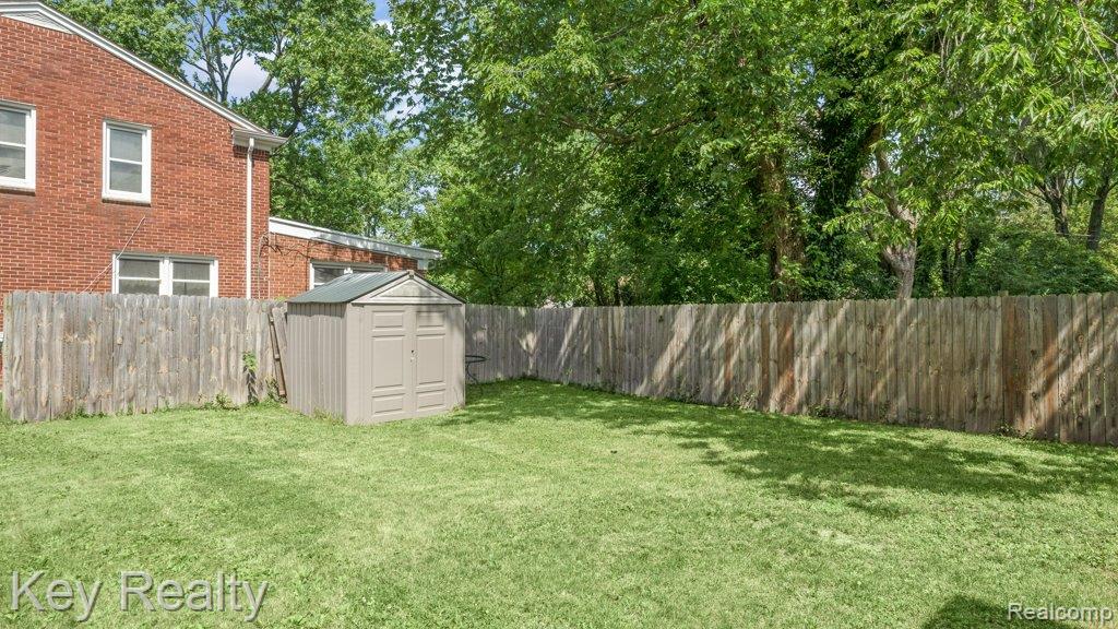 28611 Lathrup Boulevard, Lathrup Village, MI 48076 — Photo 32