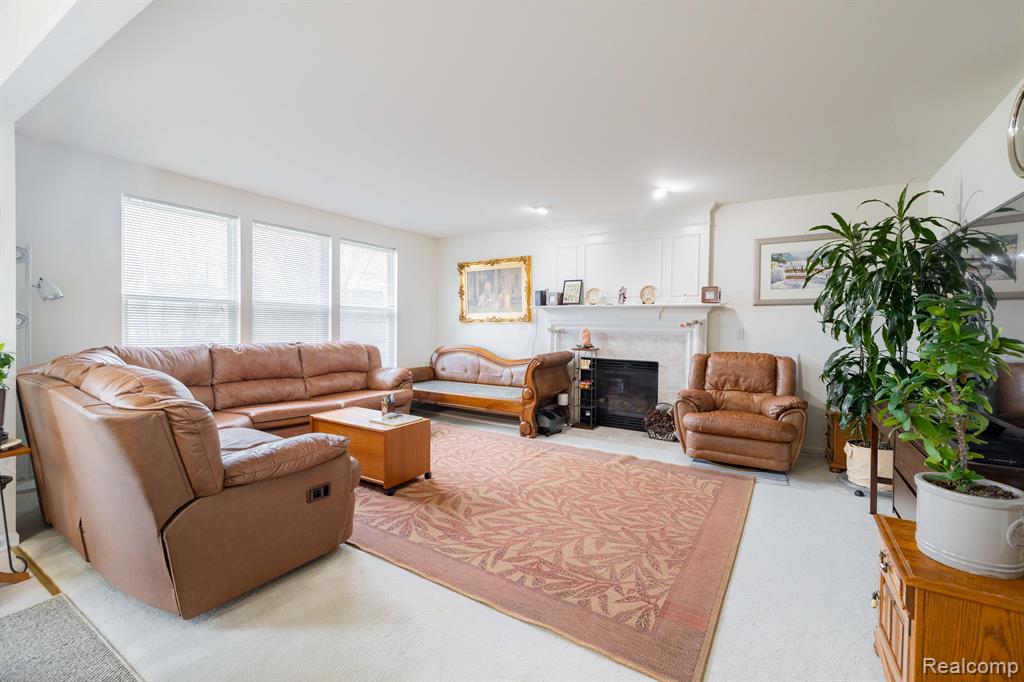 9884 HIGH MEADOW Drive, Ypsilanti, MI 48198 — Photo 11