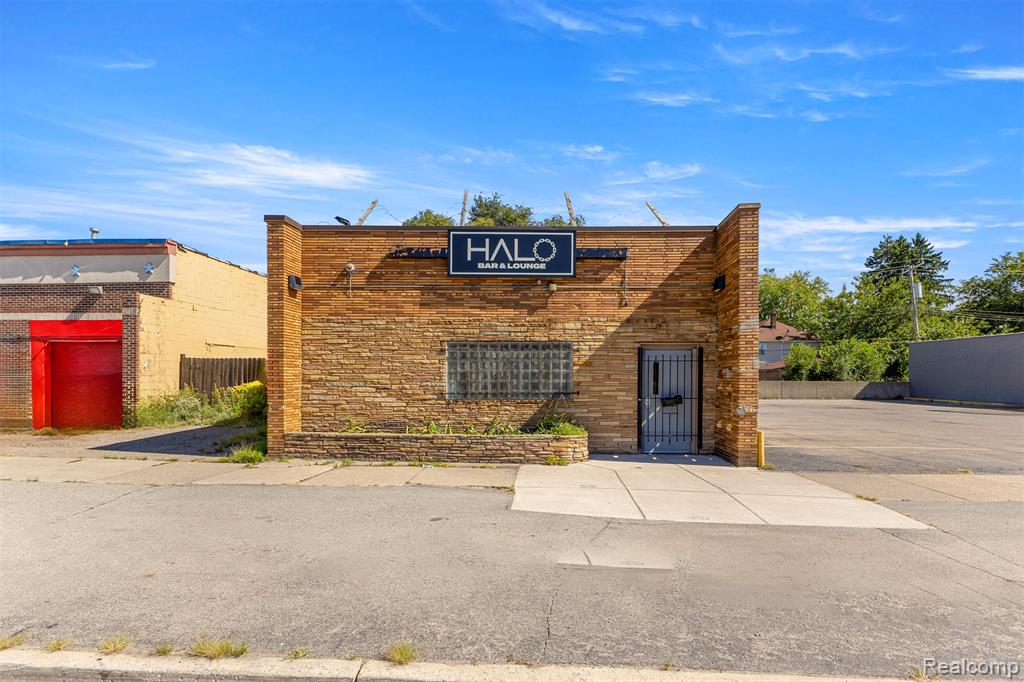 8070 Greenfield Road, Detroit, MI 48228