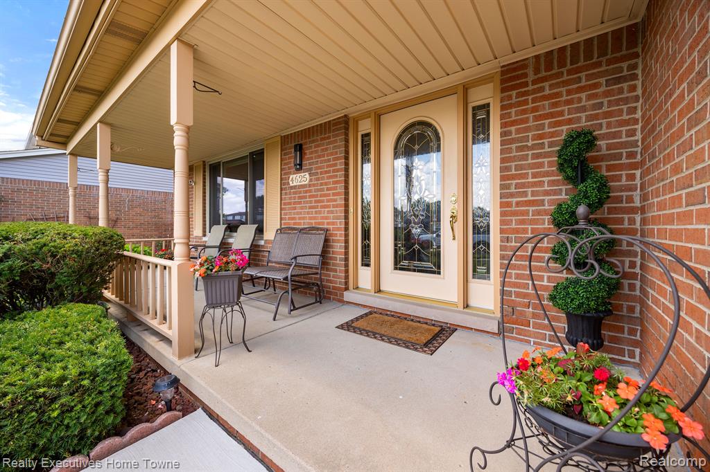 4625 BOULDER Drive, Sterling Heights, MI 48310 — Photo 2