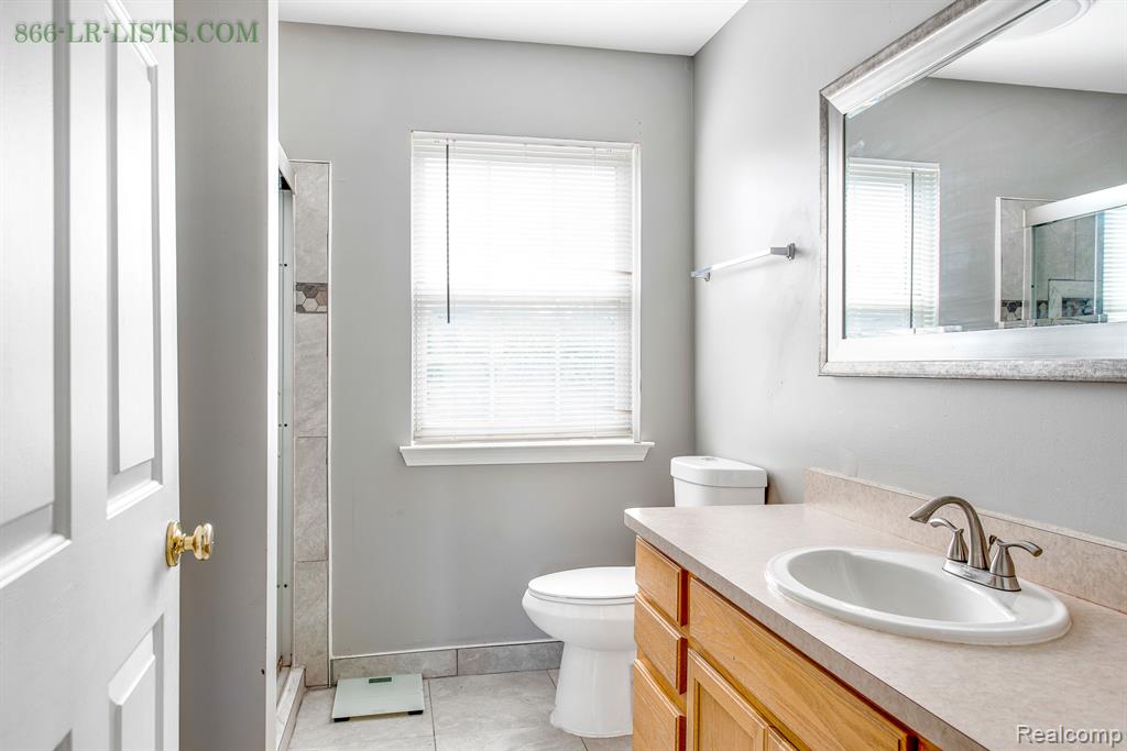 7068 Anna Drive, Belleville, MI 48111 — Photo 21