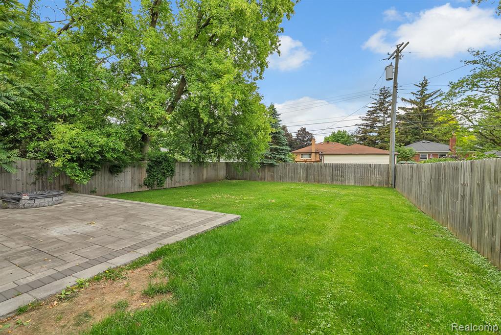 423 Woodlawn Ave, Royal Oak, MI 48073 — Photo 5