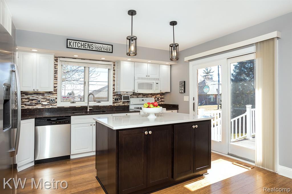 55 BOYKEN Road, Rochester Hills, MI 48307 — Photo 6