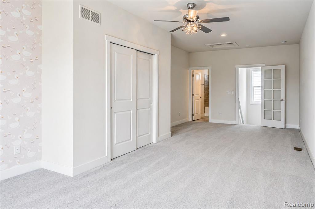 5545 Helmsdale Boulevard, West Bloomfield, MI — Photo 26