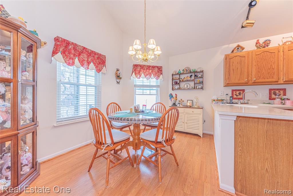 754 Challenging Trail, South Lyon, MI 48178 — Photo 4