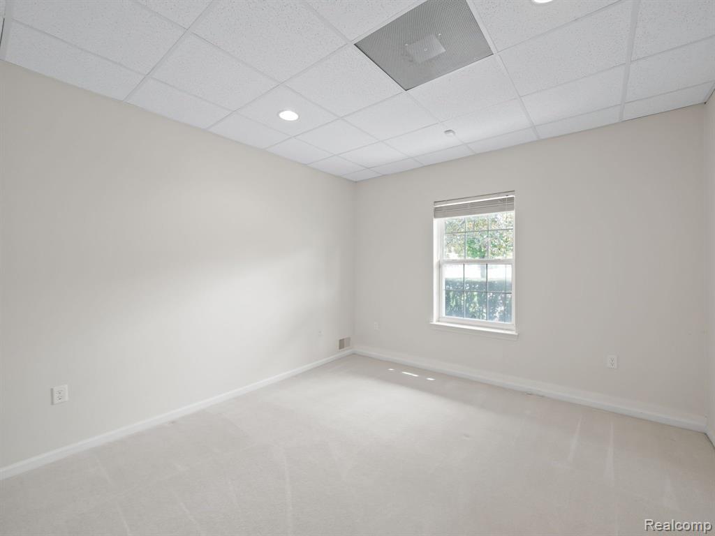 694 W BLUFF, Rochester Hills, MI 48307 — Photo 35