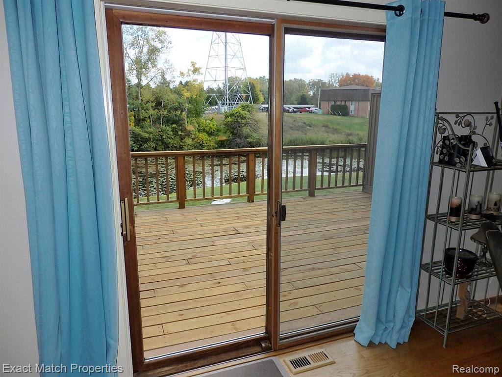 6896 NORTHCREST Way E, 15, Clarkston, MI — Photo 22