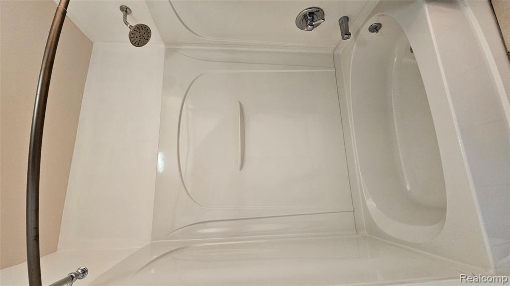 9847 Portage Lake Avenue, Pinckney, MI 48169 — Photo 16