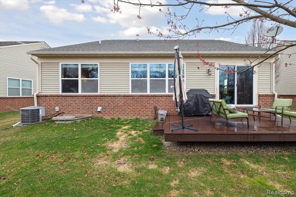 1115 PADDOCK Drive, South Lyon, MI 48178 — Photo 41