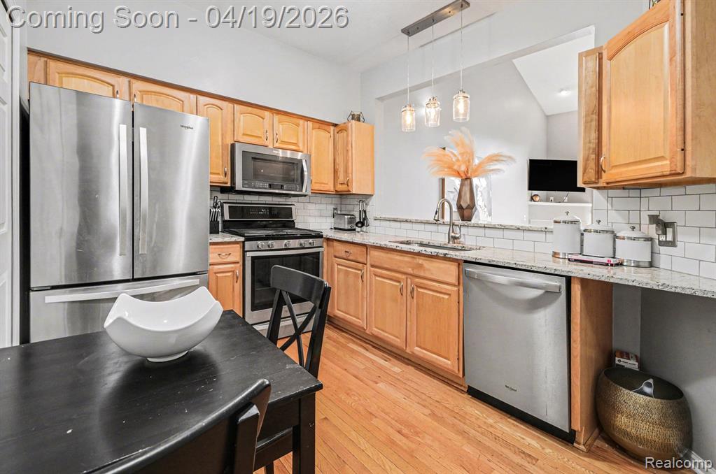 5519 Elmhurst Drive, Trenton, MI 48183 — Photo 8