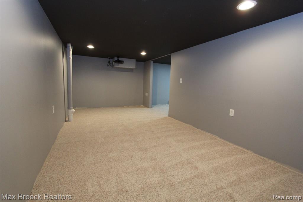 6620 RIDGEFIELD Circle, 204, West Bloomfield, MI — Photo 22