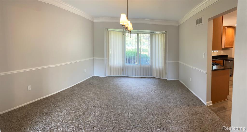494 ROLLING GREEN Circle S, Rochester Hills, MI 48309 — Photo 9