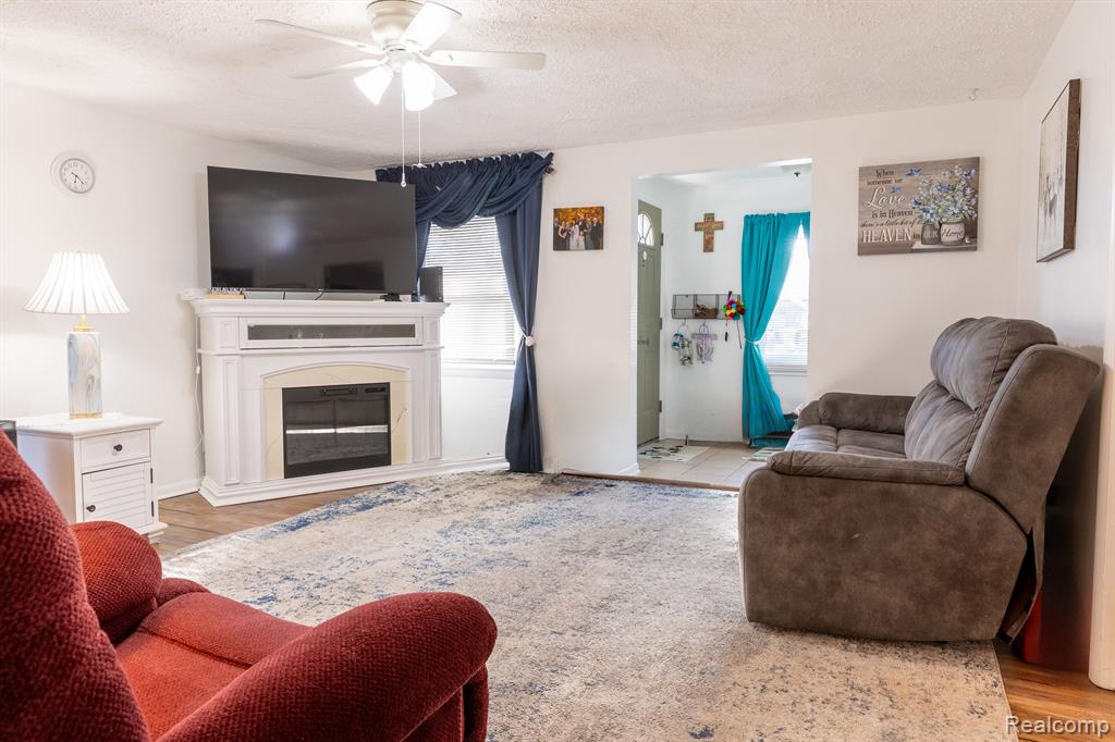 5037 1ST Street, Swartz Creek, MI 48473 — Photo 3
