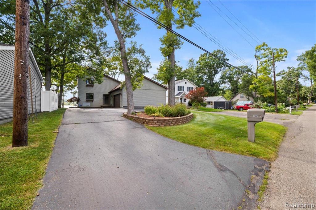 3979 LOTUS Drive, Waterford, MI 48329 — Photo 3