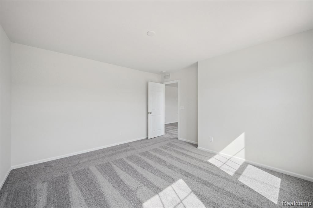 391 Edge Brook Drive W, Holly, MI 48442 — Photo 17