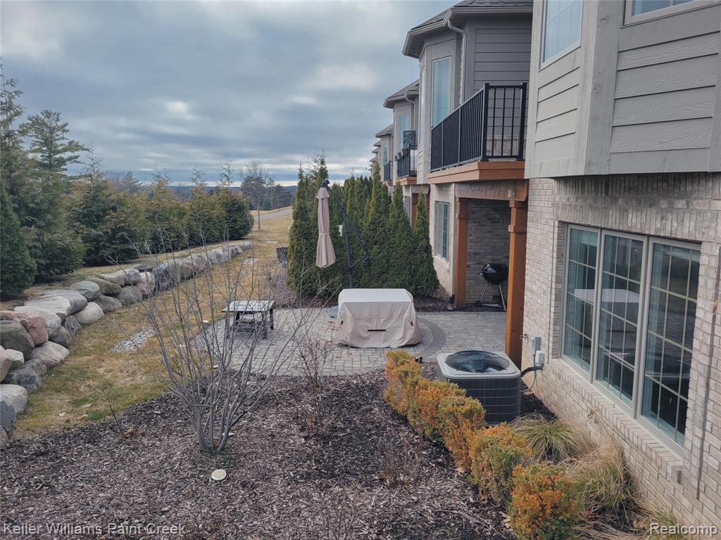 5612 Knob Hill Circle, Clarkston, MI 48348 — Photo 42