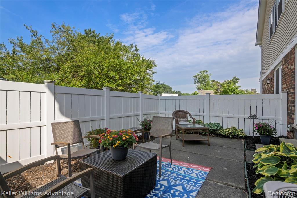42105 Roscommon Street, Novi, MI 48167 — Photo 35