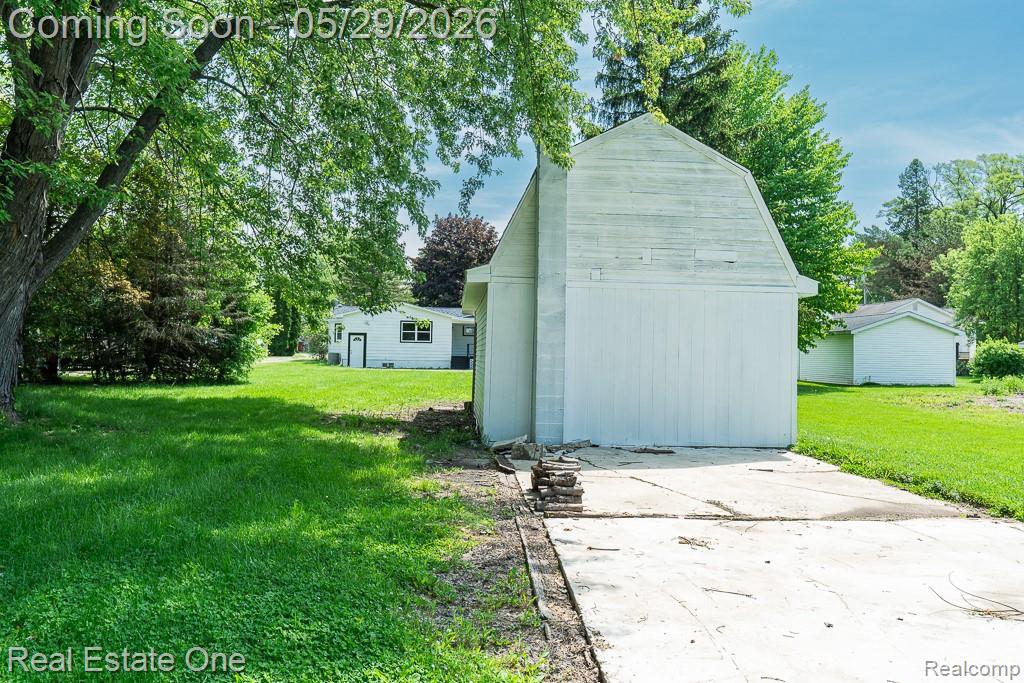 1056 Adams Road, Burton, MI 48509 — Photo 28