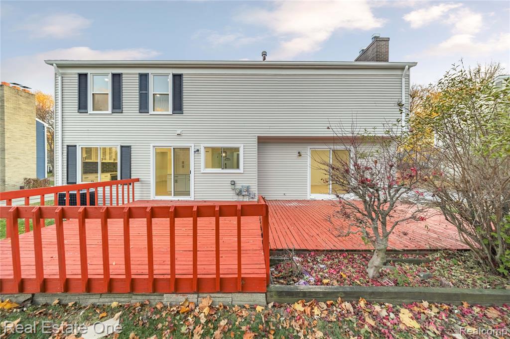 5426 N Piccadilly, West Bloomfield, MI — Photo 63