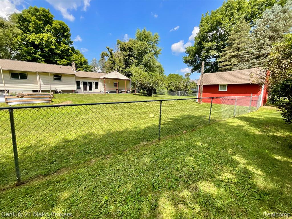 6010 N Seymour Road, Flushing, MI 48433 — Photo 10