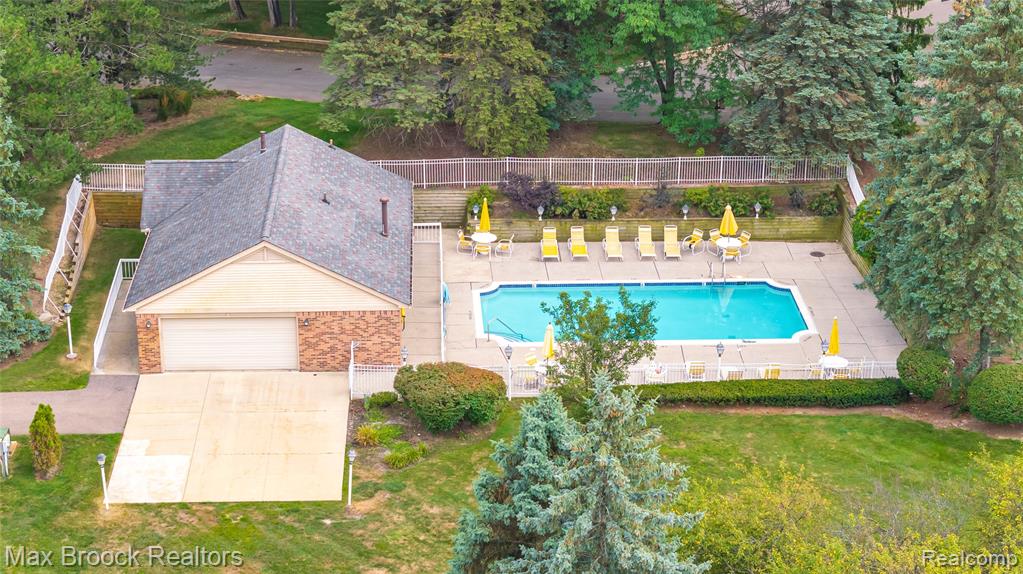 29664 Pine Ridge Circle, Farmington Hills, MI 48331 — Photo 34