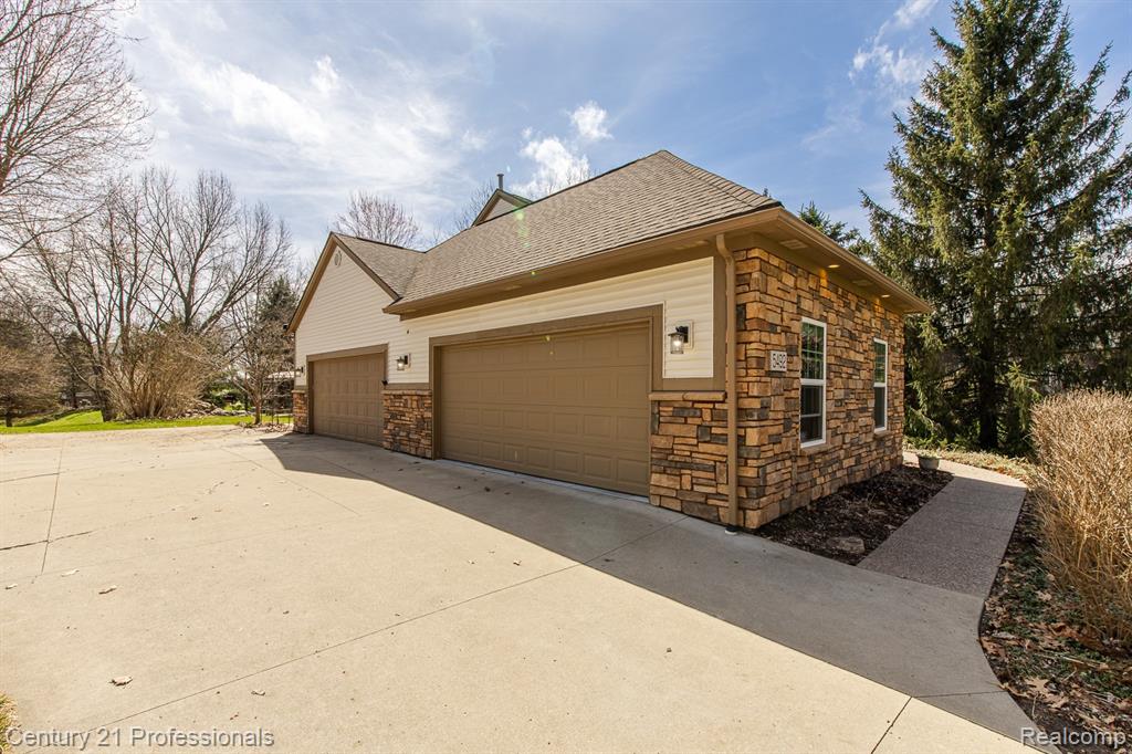 5492 E Alyssa Court, White Lake, MI 48383 — Photo 66
