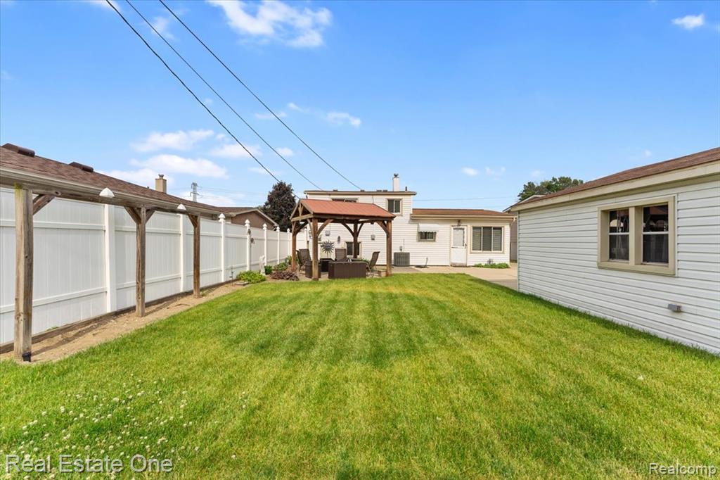 9454 Birch Street, Taylor, MI 48180 — Photo 21
